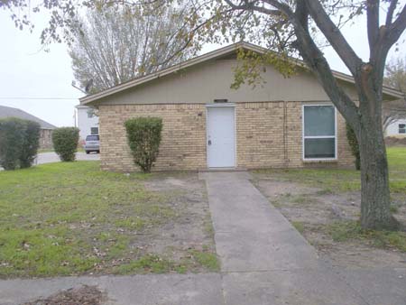 1504 A Cardinal, Ennis, TX